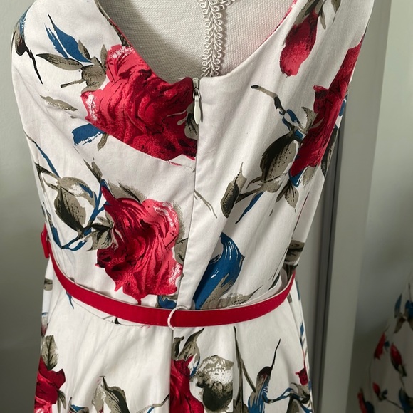 Queen of Holloway A-Line Rose Dress, Size XL - Picture 3 of 7